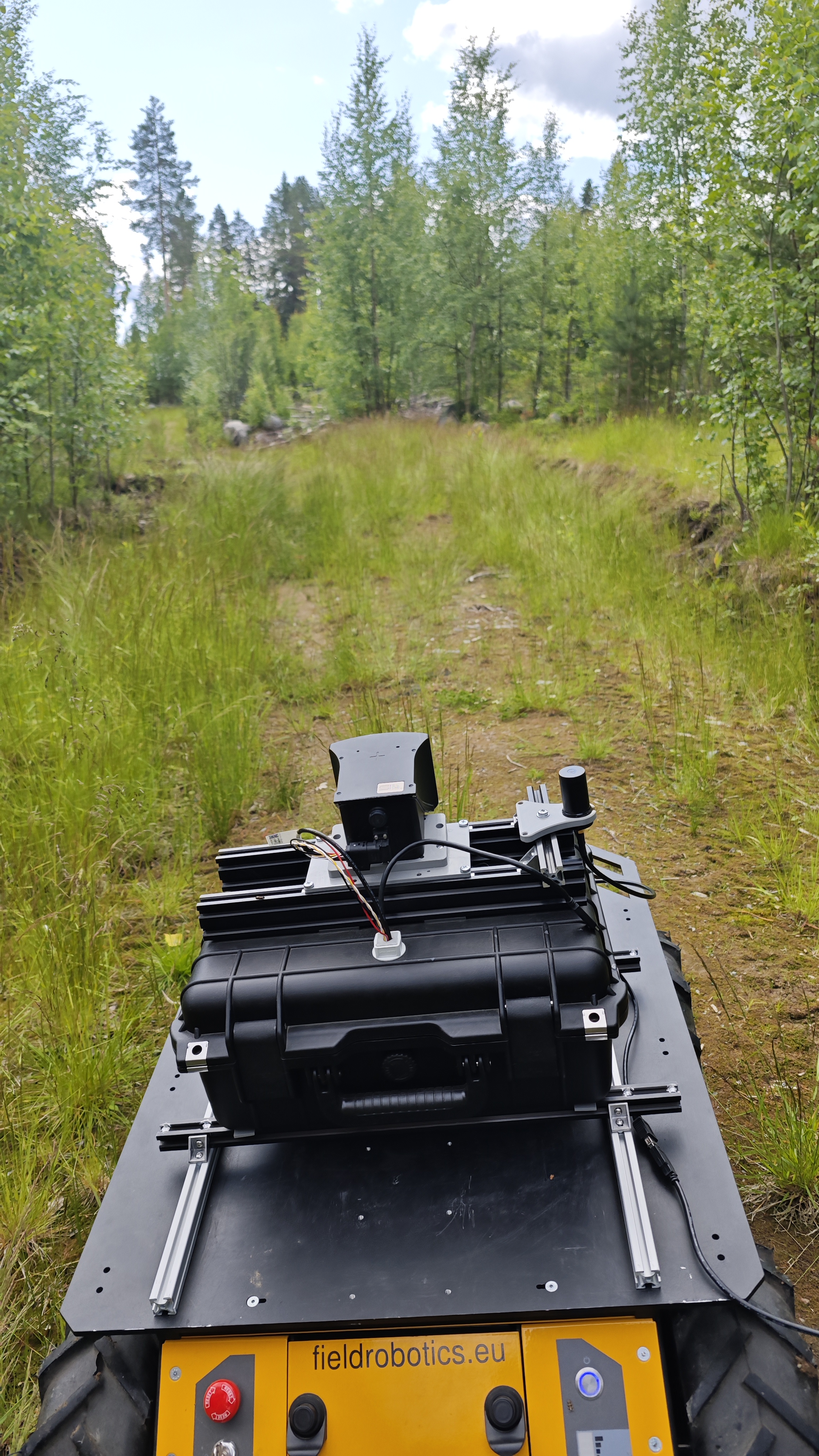 Traversability-aware forest navigation result